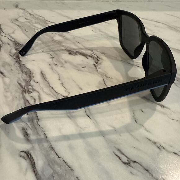 Authentic HAWKERS Motion Black Plastic Round Sunglasses Blue Lens - Picture 3 of 9